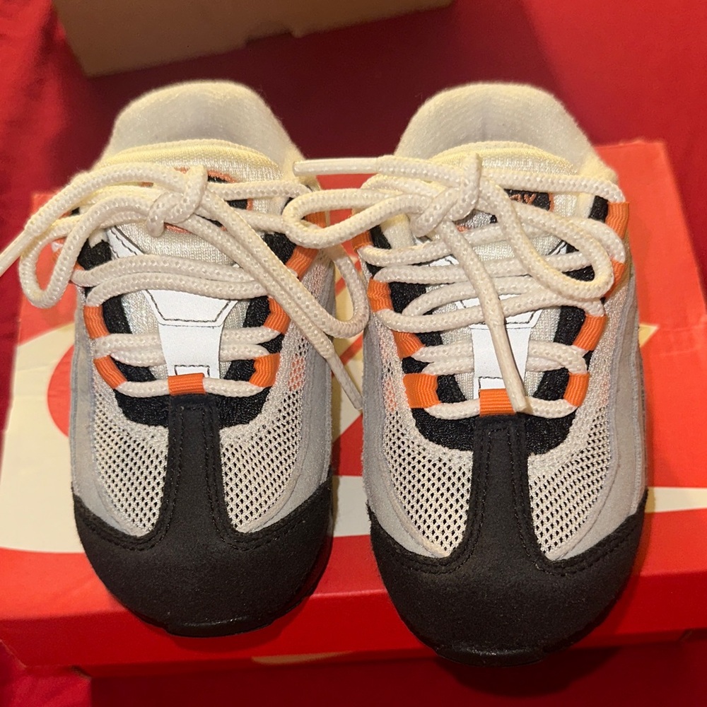 Kids Mesh Athletic Sneakers in White, Black & Orange AIRMAX 95
